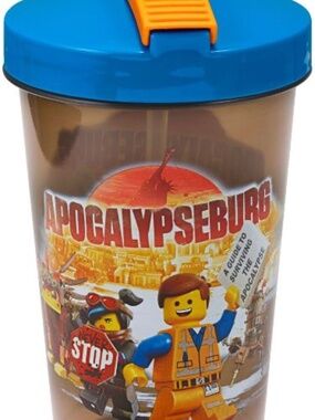 THE LEGO MOVIE 2 "APOCALYPSEBURG" Tumbler with Straw UNUSED NWT